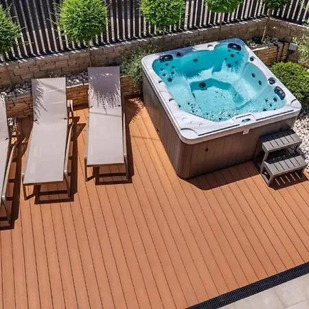 Alpha - Four Bedroom With Swimming Pool Rab Town