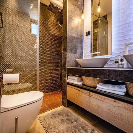 Alpha - Four Bedroom With Swimming Pool Villa *