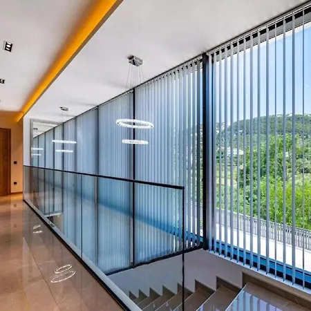 Alpha - Four Bedroom With Swimming Pool *