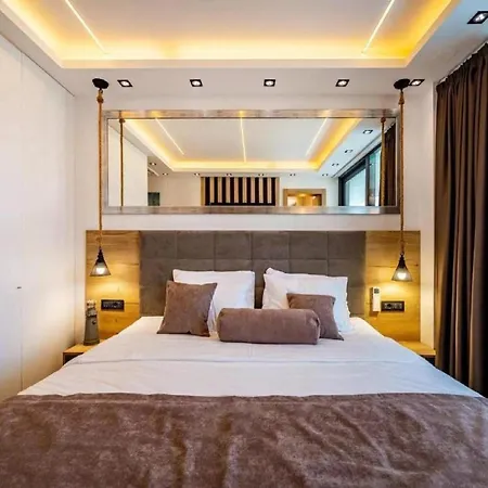 Alpha - Four Bedroom With Swimming Pool * Rab Town