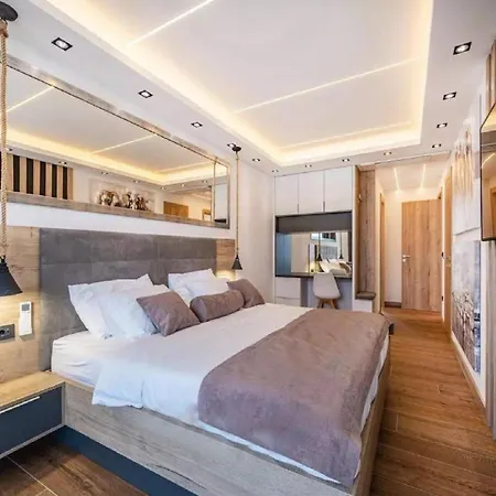 Villa Alpha - Four Bedroom With Swimming Pool