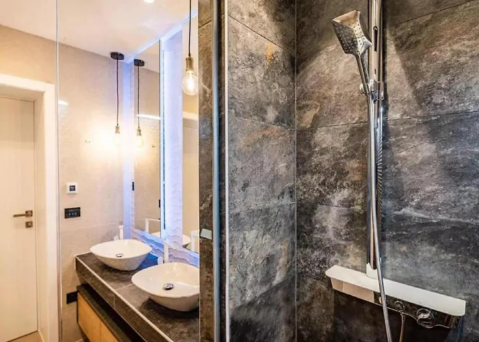 Βίλα Alpha - Four Bedroom With Swimming Pool *