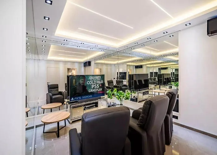 Alpha - Four Bedroom With Swimming Pool Βίλα Ραμπ