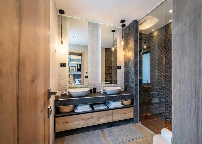 Alpha - Four Bedroom With Swimming Pool Βίλα Ραμπ