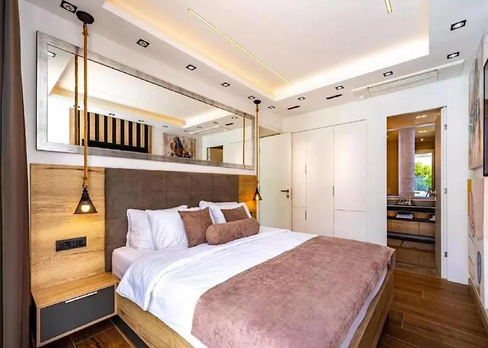 Alpha - Four Bedroom With Swimming Pool Ραμπ