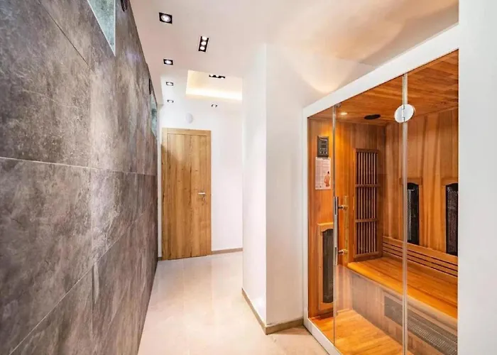 Alpha - Four Bedroom With Swimming Pool Βίλα