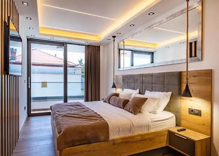 Βίλα Alpha - Four Bedroom With Swimming Pool Ραμπ