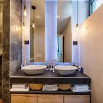Villa Alpha - Four Bedroom With Swimming Pool Rab Town