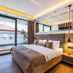 Villa Alpha - Four Bedroom With Swimming Pool