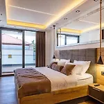 Villa Alpha - Four Bedroom With Swimming Pool Rab Town